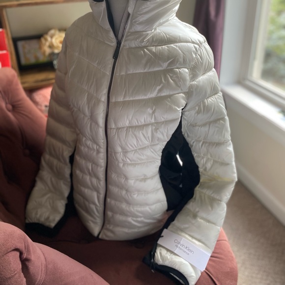 Calvin Klein New Womens white & black puffer Jacket size M - Picture 7 of 11